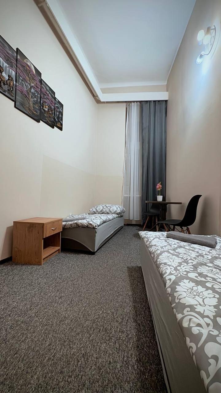 Fivehostel