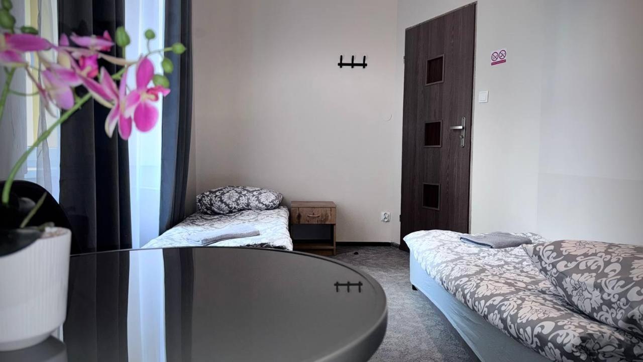 Fivehostel